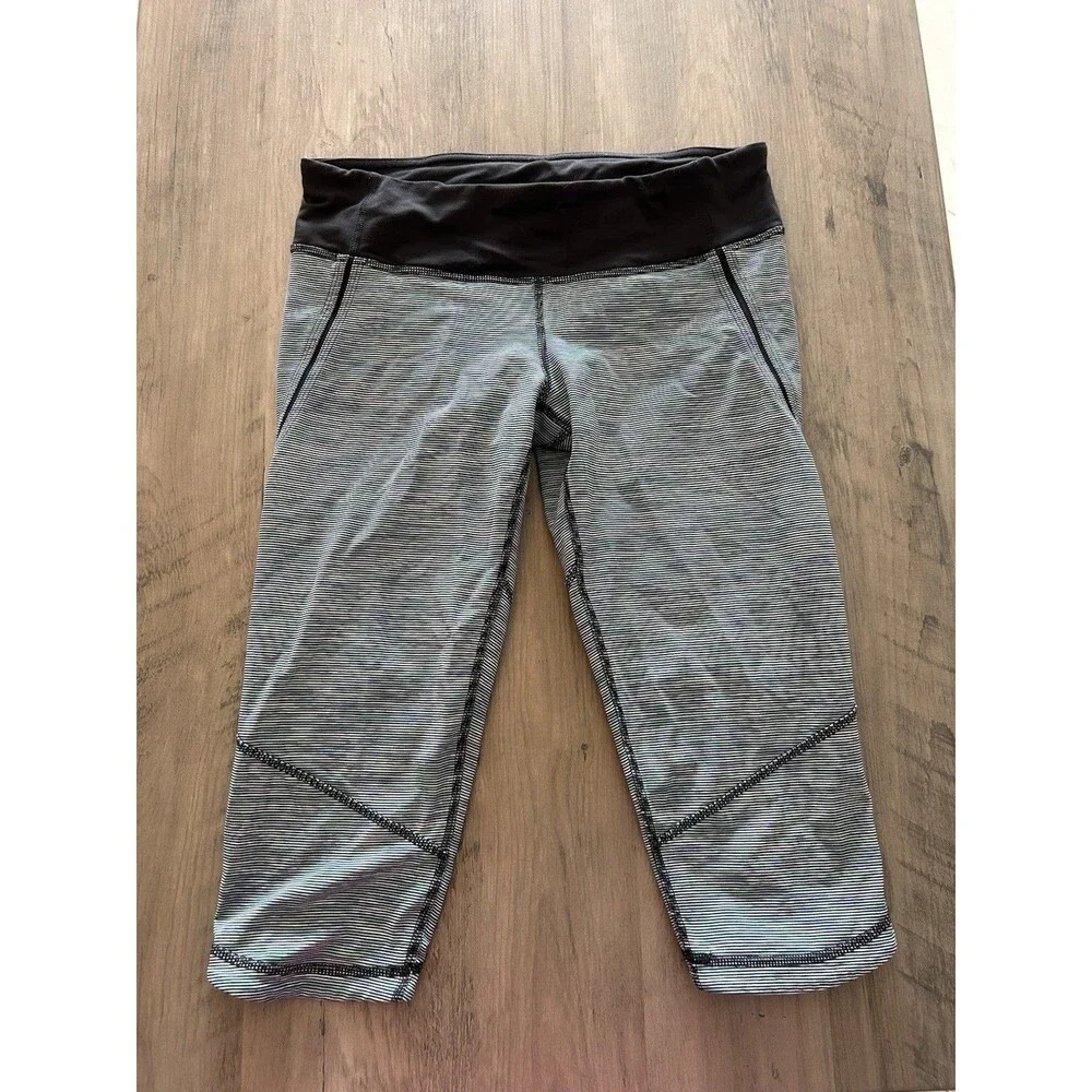 Lululemon Run Crop Cycling Leggings 16” SIZE 6 Green Space Dye